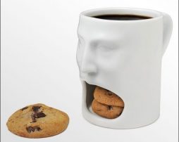 آب خوردن با پارچ